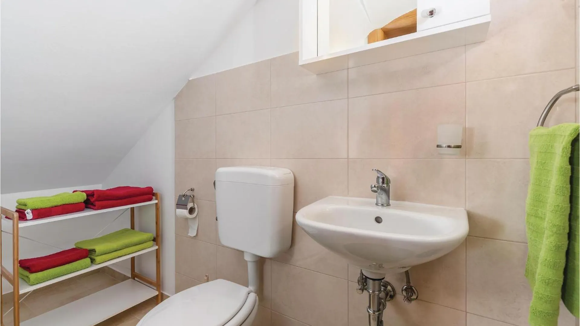 4 Bedroom Beautiful Home In Kunj 0*,